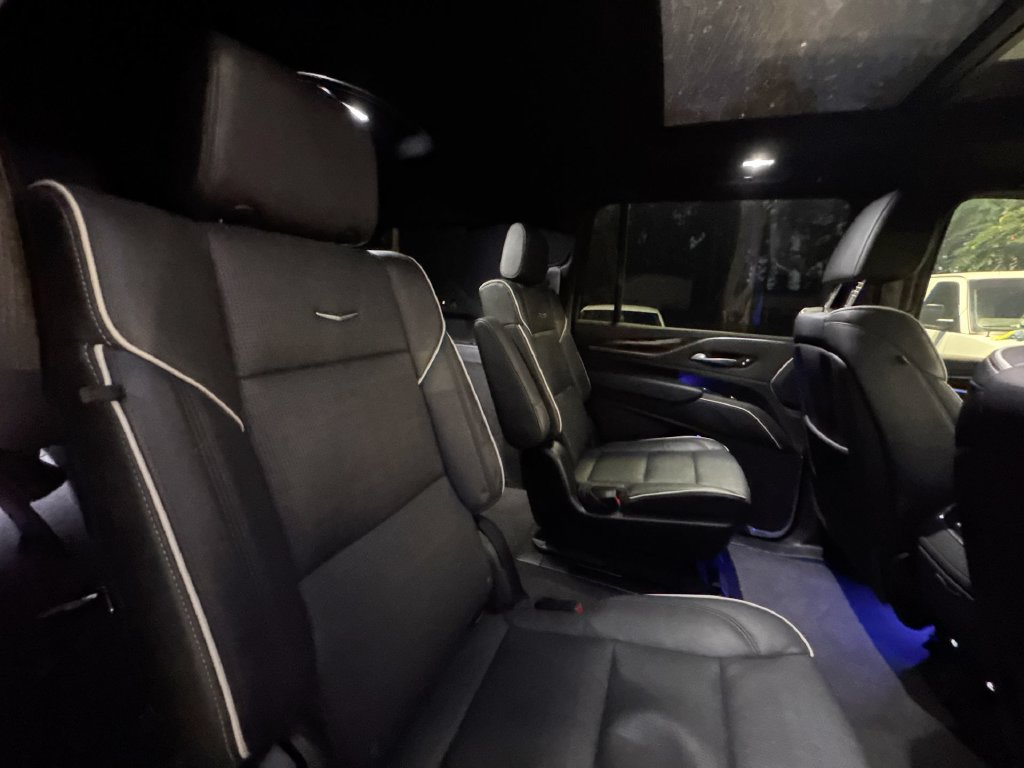 Used 2024 Cadillac Escalade ESV Premium Luxury RWD image 29