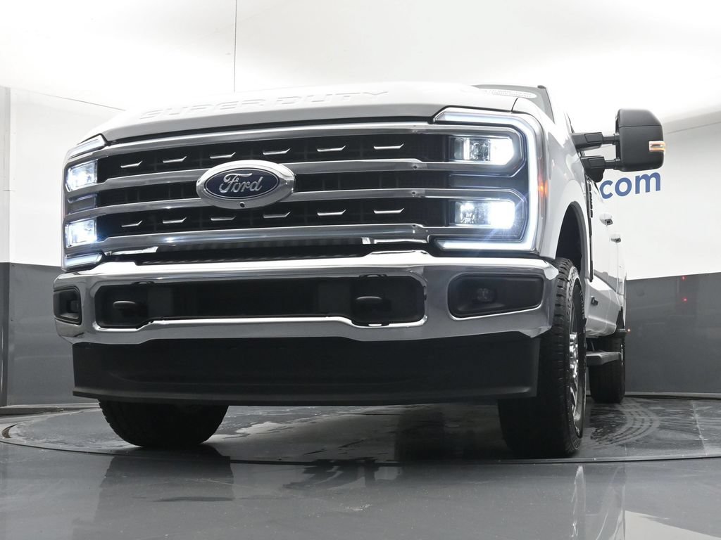 Used 2026 Ford F250 Lariat AWD/4WD image 7