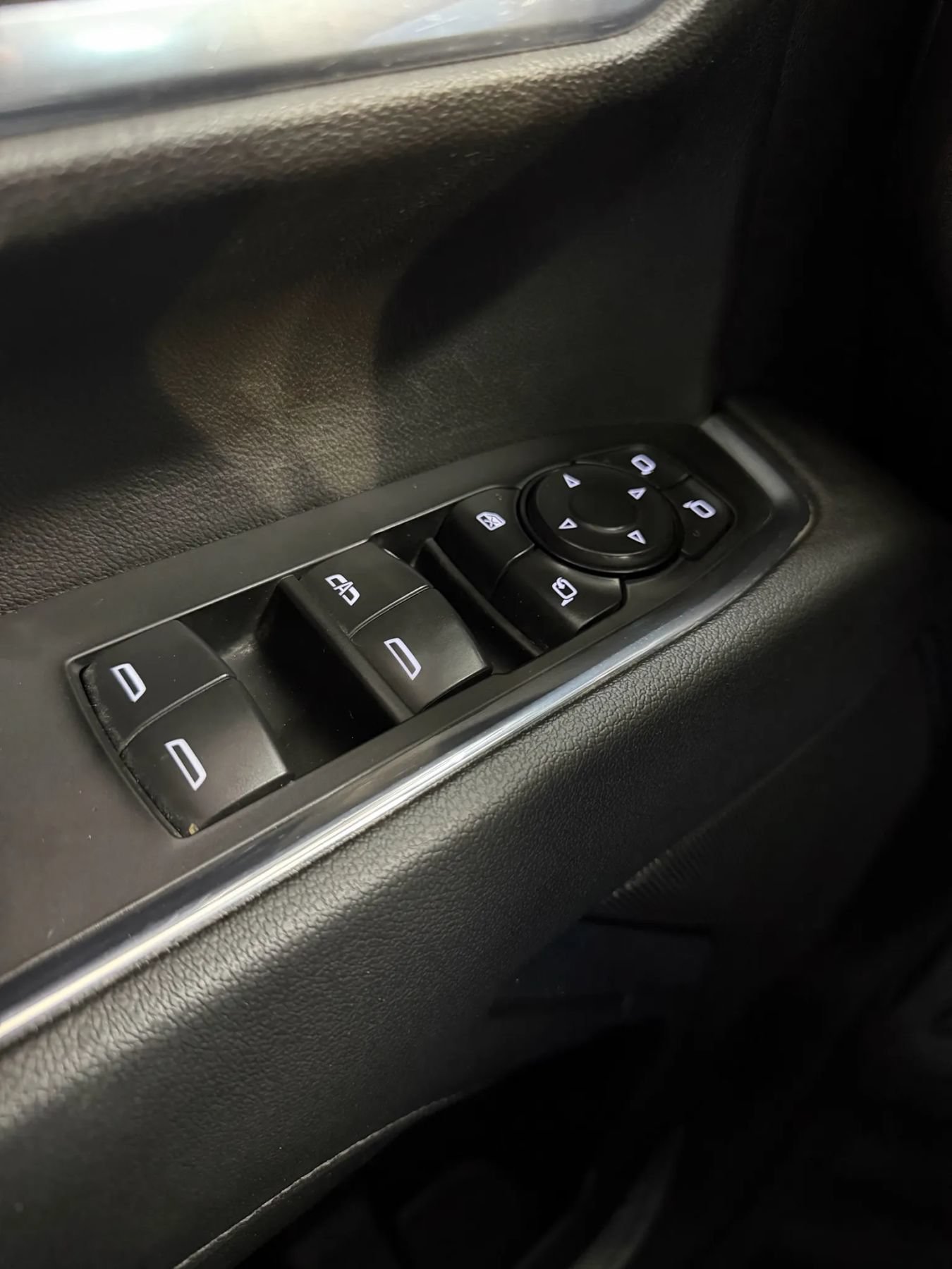 Used 2024 Chevrolet Silverado 2500 LT w/ Convenience Package AWD/4WD image 28
