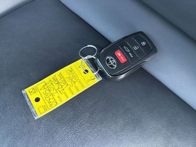 Certified 2023 Toyota Venza XLE AWD/4WD image 35