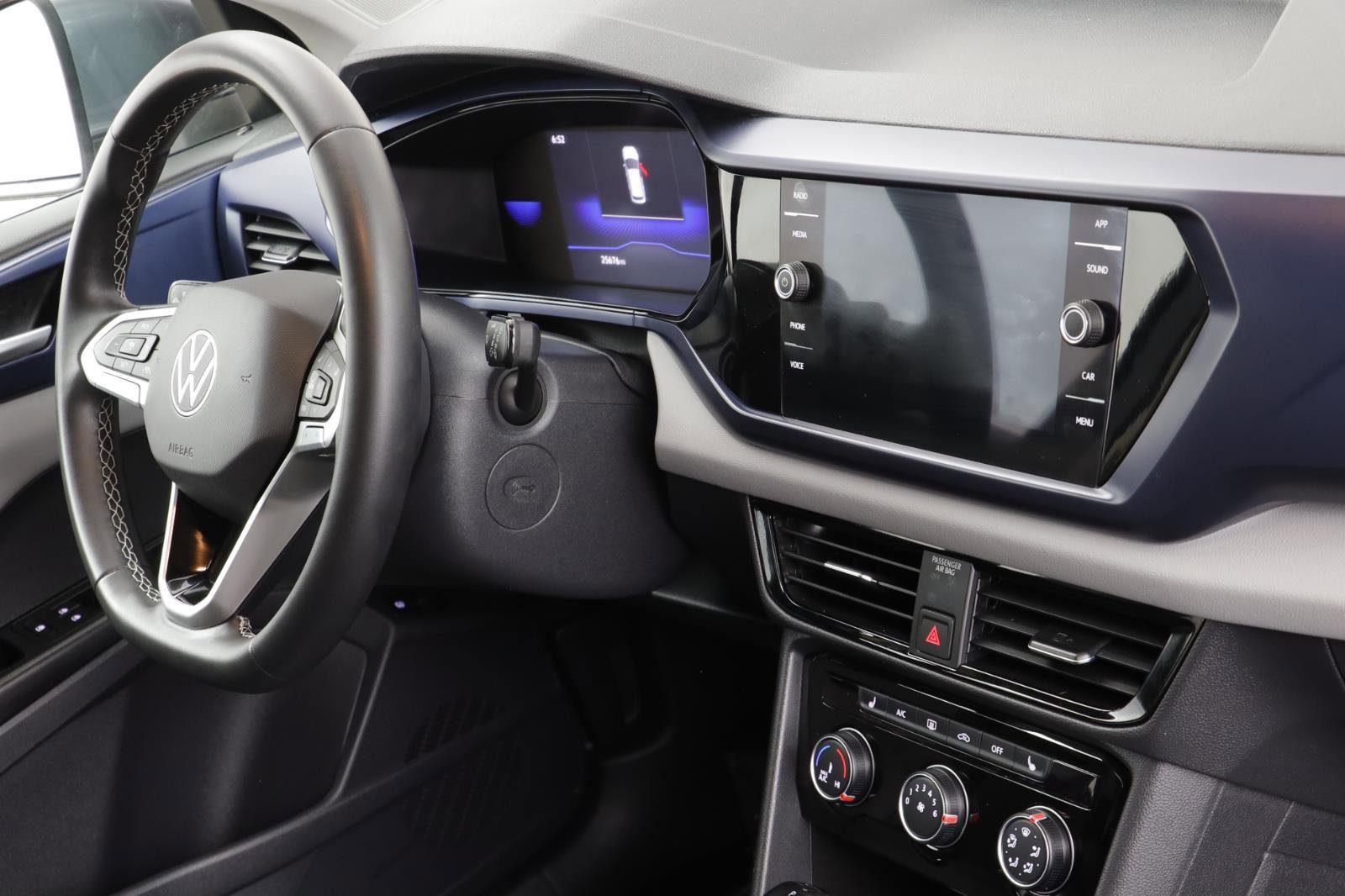 Certified 2023 Volkswagen Taos SE w/ Black Wheel Package image 21