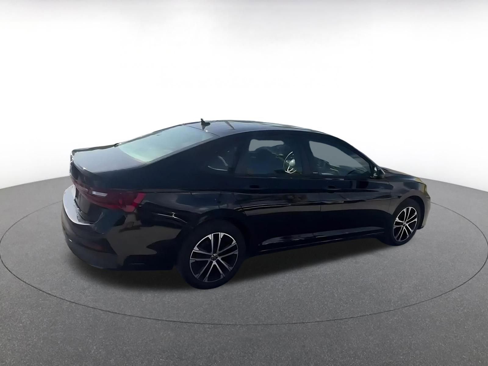 Used 2025 Volkswagen Jetta Sport image 14