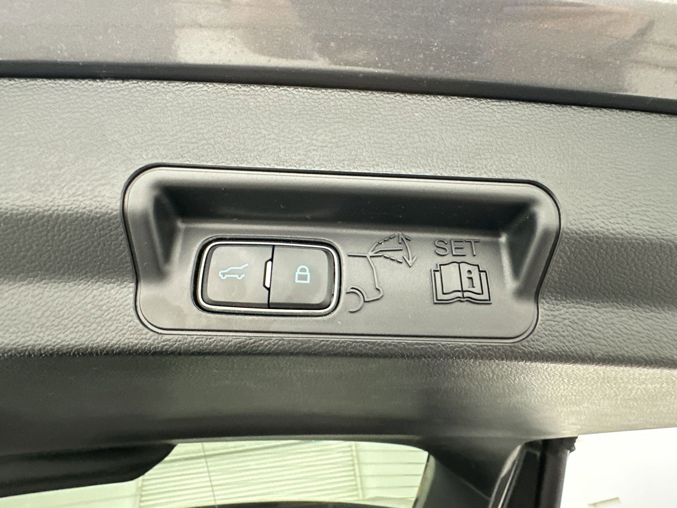 Used 2023 Ford Explorer XLT w/ Equipment Group 202A image 33