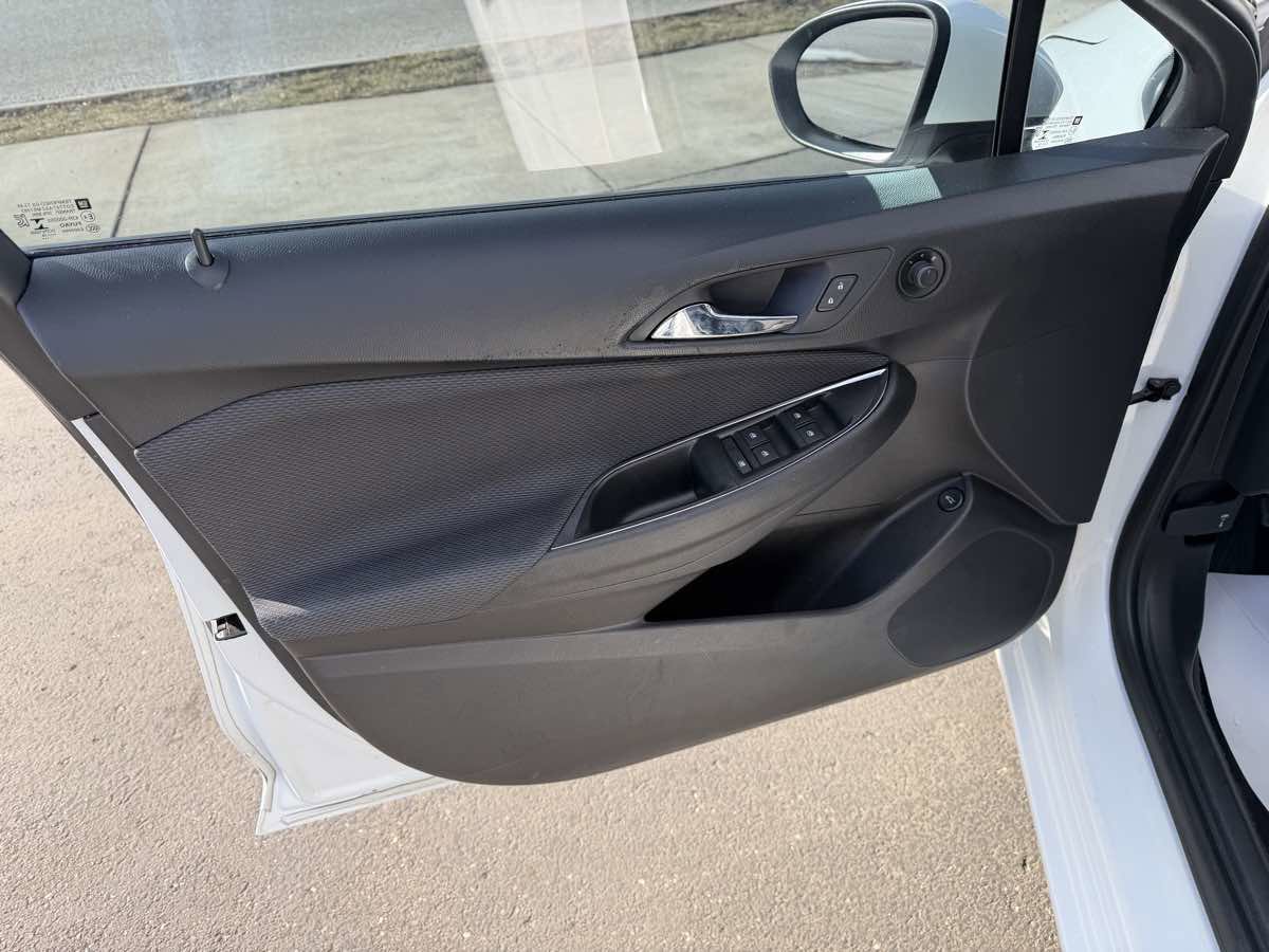 Used 2018 Chevrolet Cruze LS image 11