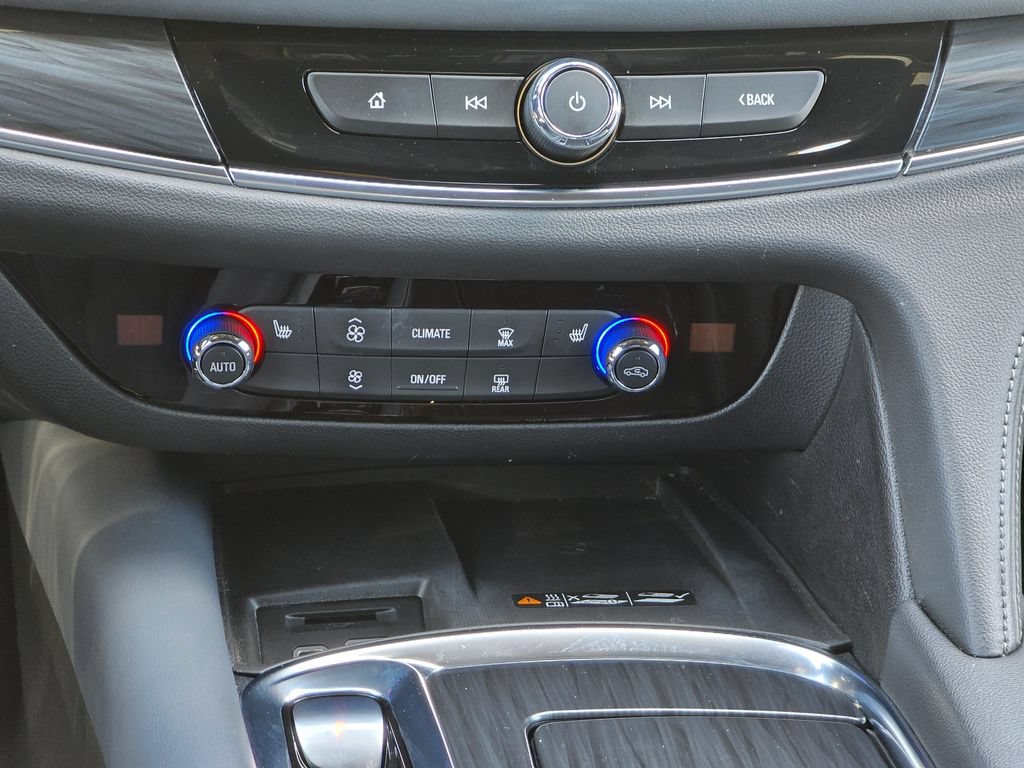 Certified 2023 Buick Enclave Essence FWD image 33