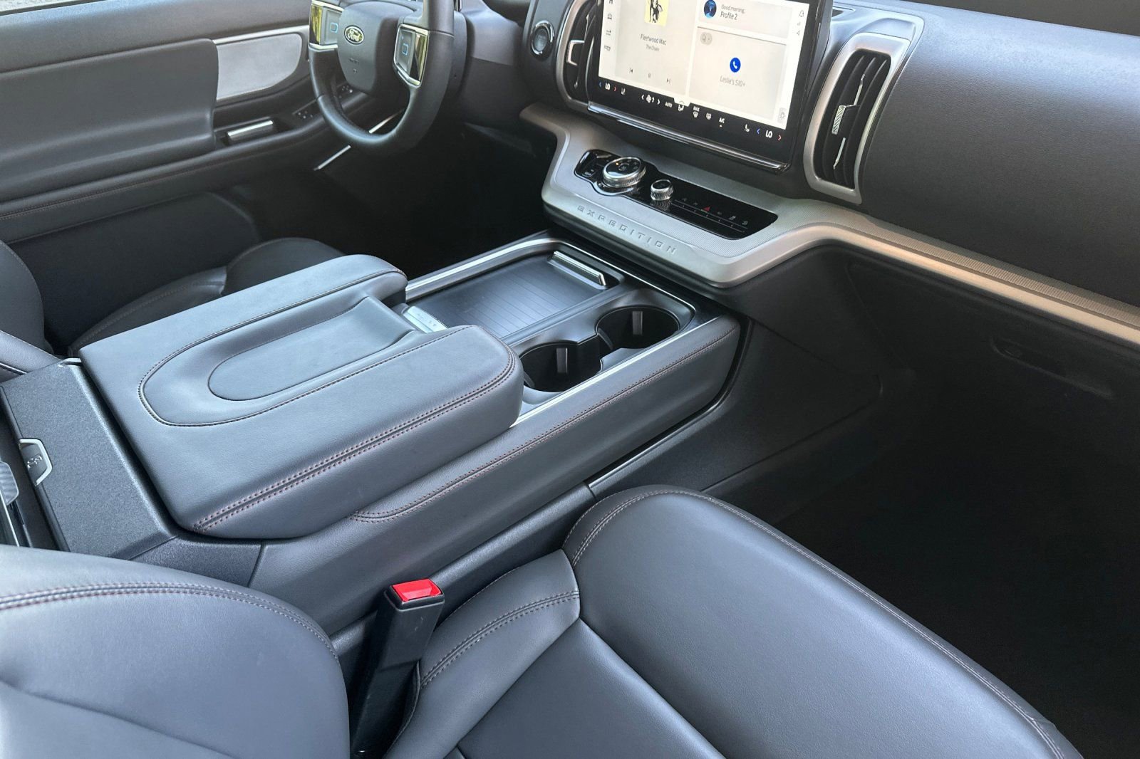 Used 2025 Ford Expedition Active image 17