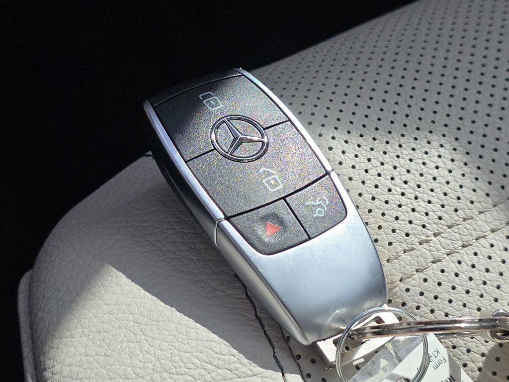 Used 2022 Mercedes-Benz GLS 450 4MATIC image 37