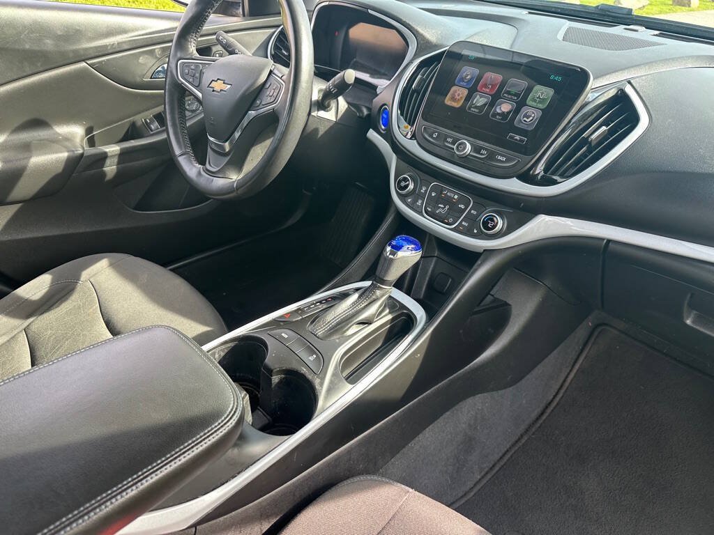 Used 2017 Chevrolet Volt LT w/ Comfort Package FWD image 13