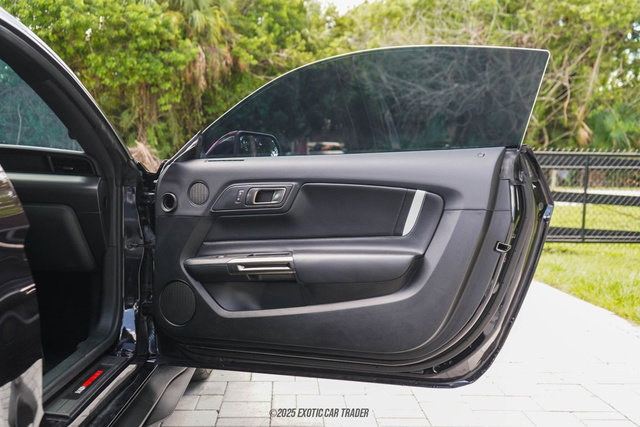 Used 2022 Ford Mustang Shelby GT500 w/ Technology Package image 29