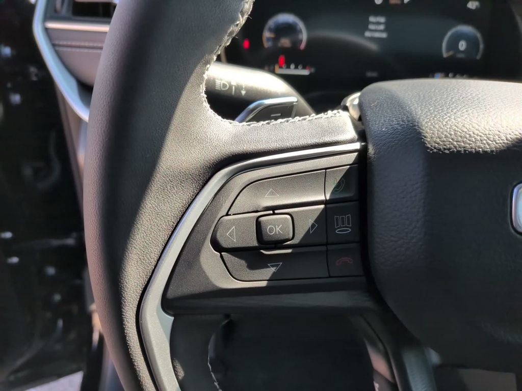 New 2025 Jeep Grand Cherokee L Altitude image 24