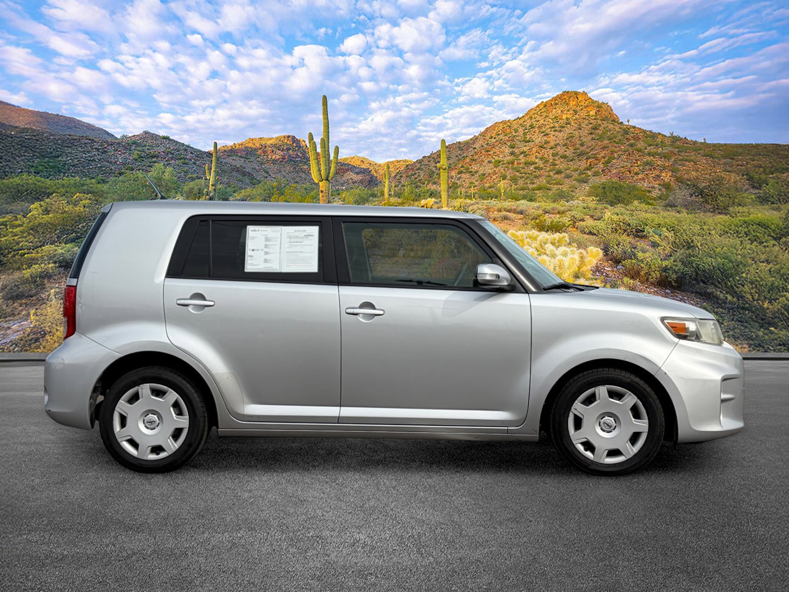 Used 2013 Scion xB FWD image 3