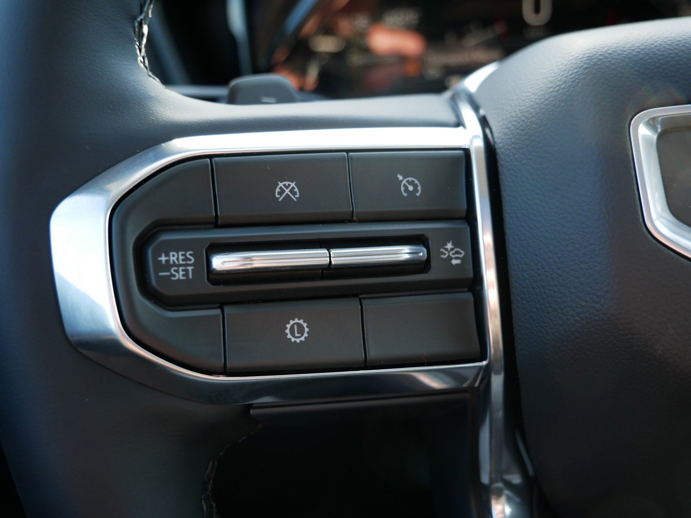 New 2026 GMC Terrain Denali w/ LPO, Black Badging Package image 17