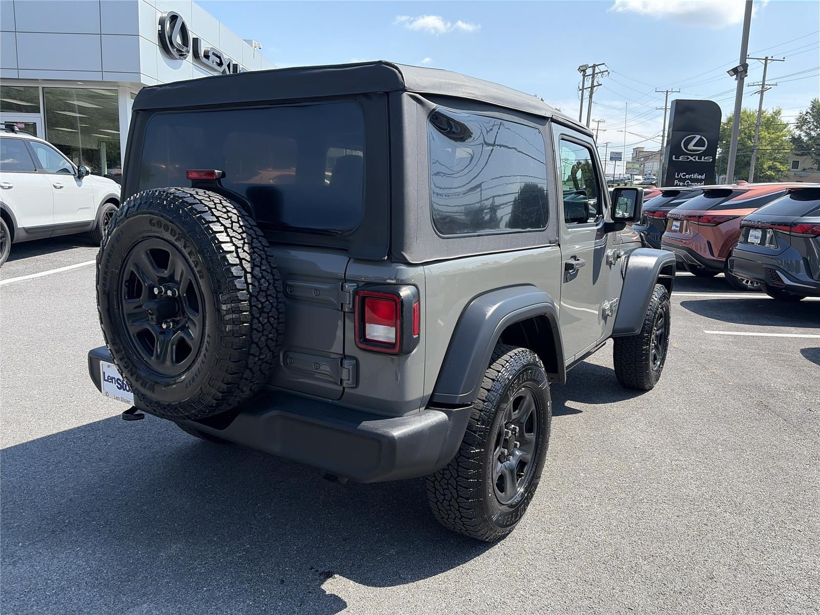 Used 2018 Jeep Wrangler Sport AWD/4WD image 5