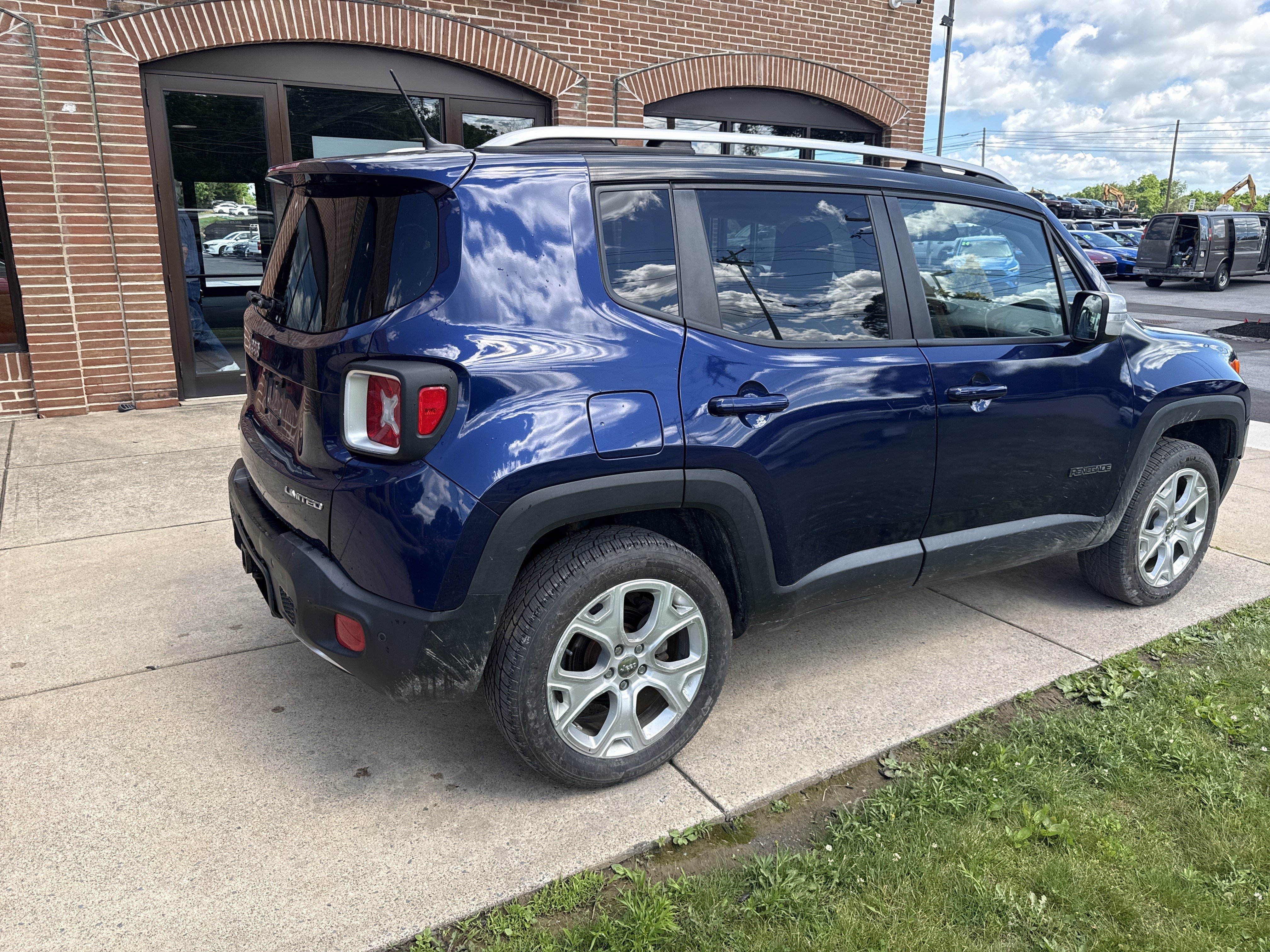 Used 2016 Jeep Renegade Limited AWD/4WD image 6