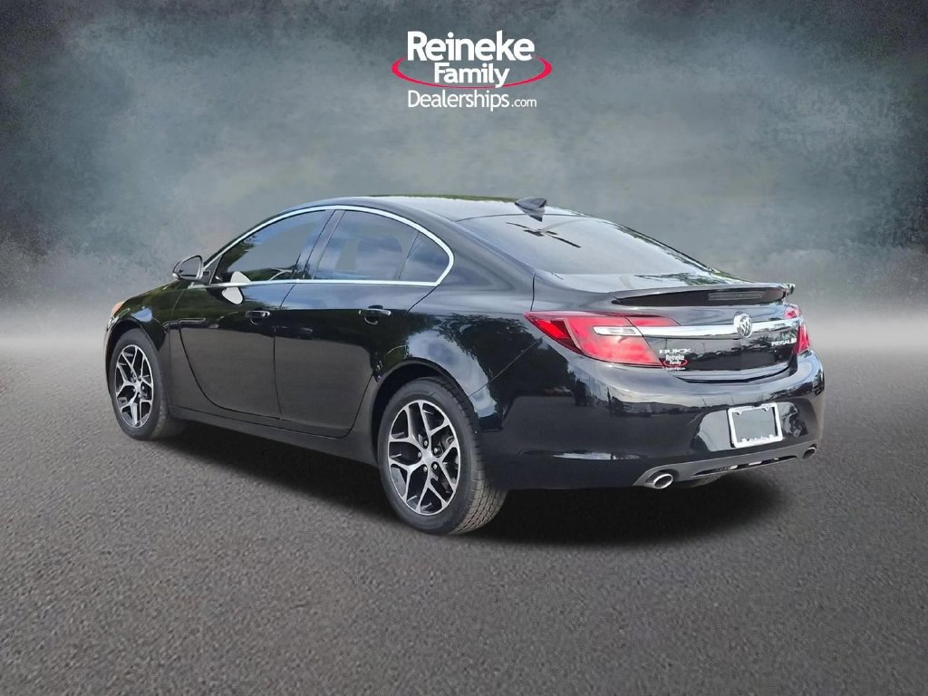 Used 2017 Buick Regal Sport Touring FWD image 9