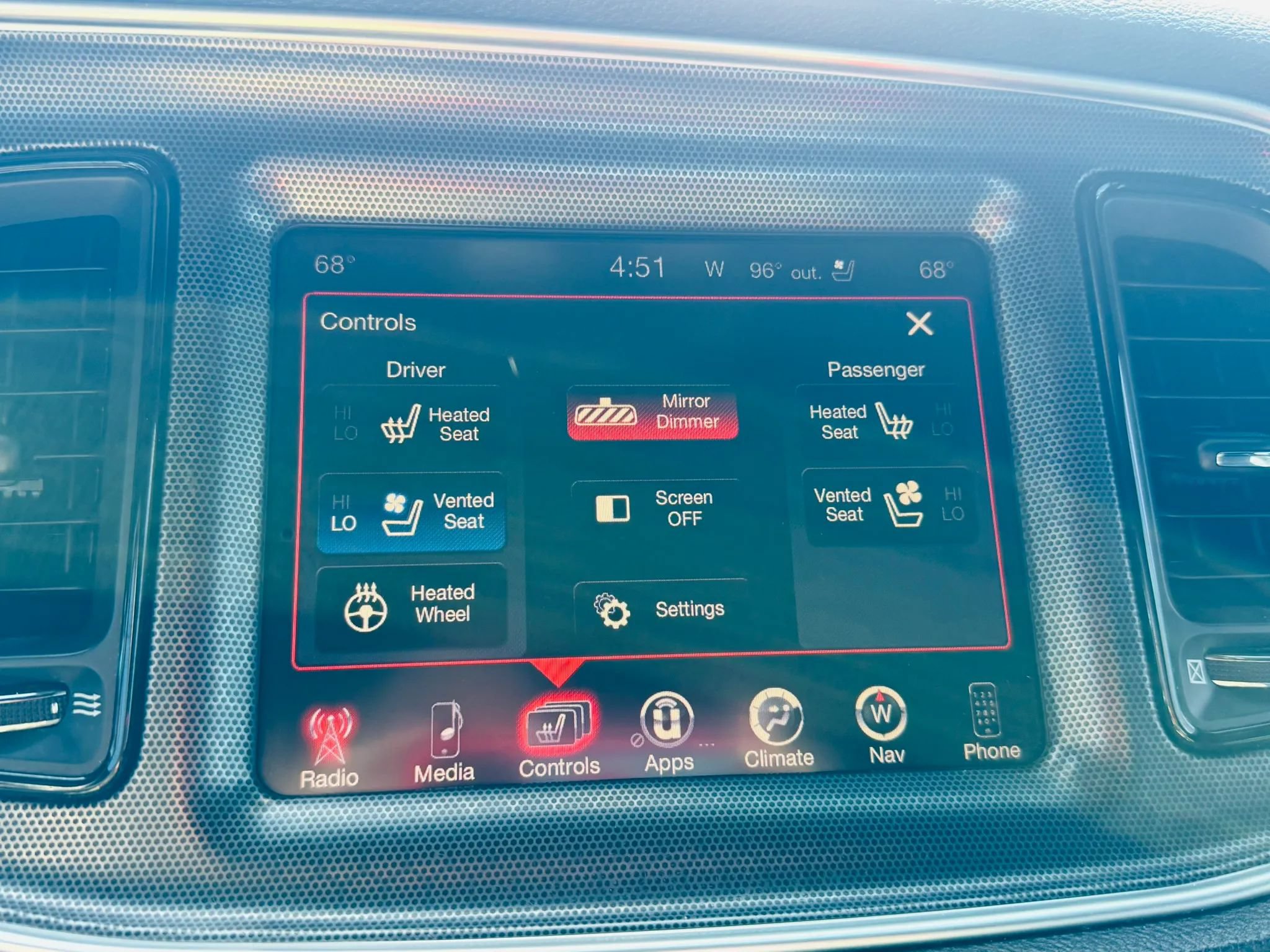 Used 2015 Dodge Challenger R/T Plus RWD image 25
