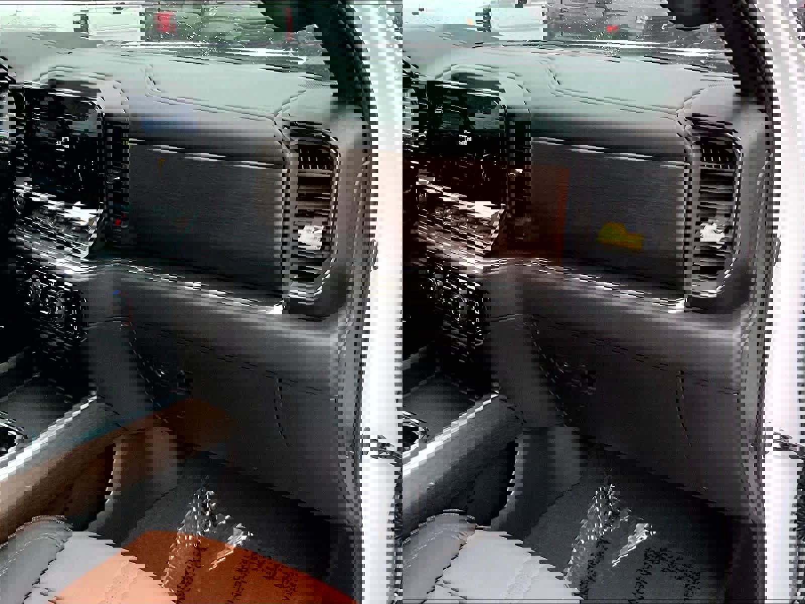 Used 2024 Chevrolet Silverado 2500 High Country w/ High Country Premium Package image 13