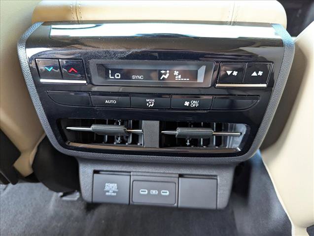 Used 2025 Acura MDX SH-AWD w/ Technology Package image 17