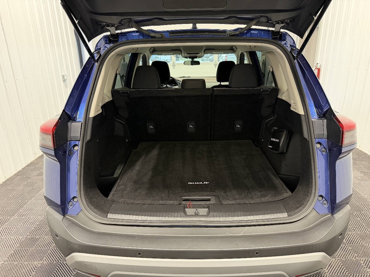 Used 2022 Nissan Rogue S AWD/4WD image 14