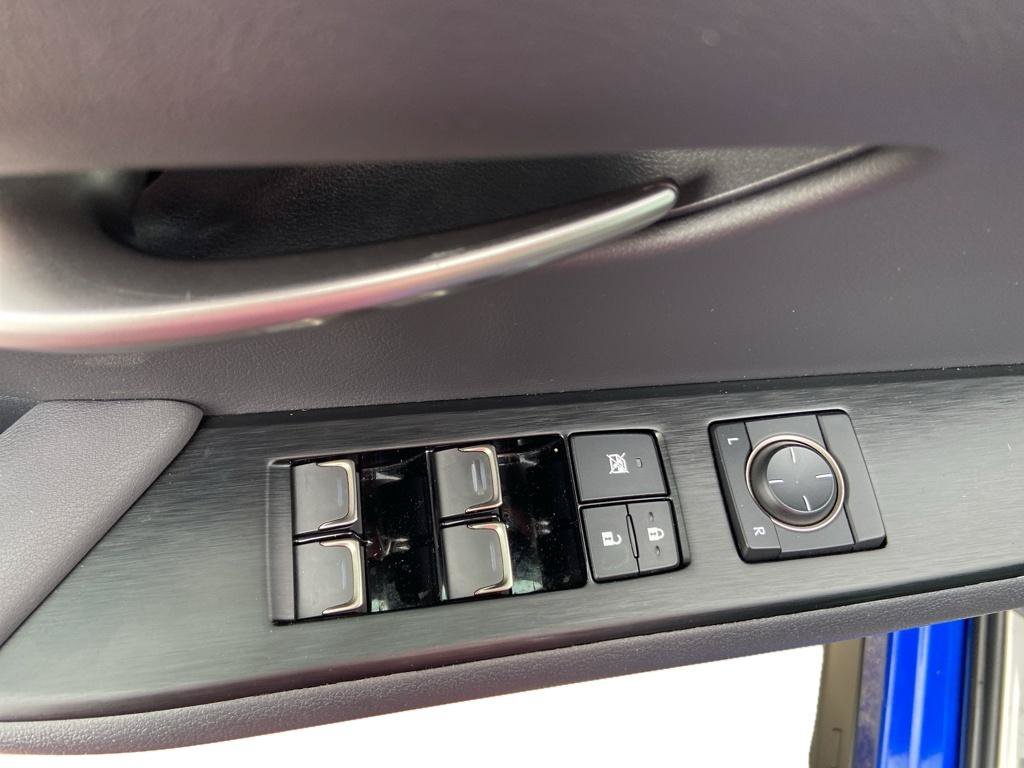 Used 2024 Lexus UX 250h F Sport AWD/4WD image 7
