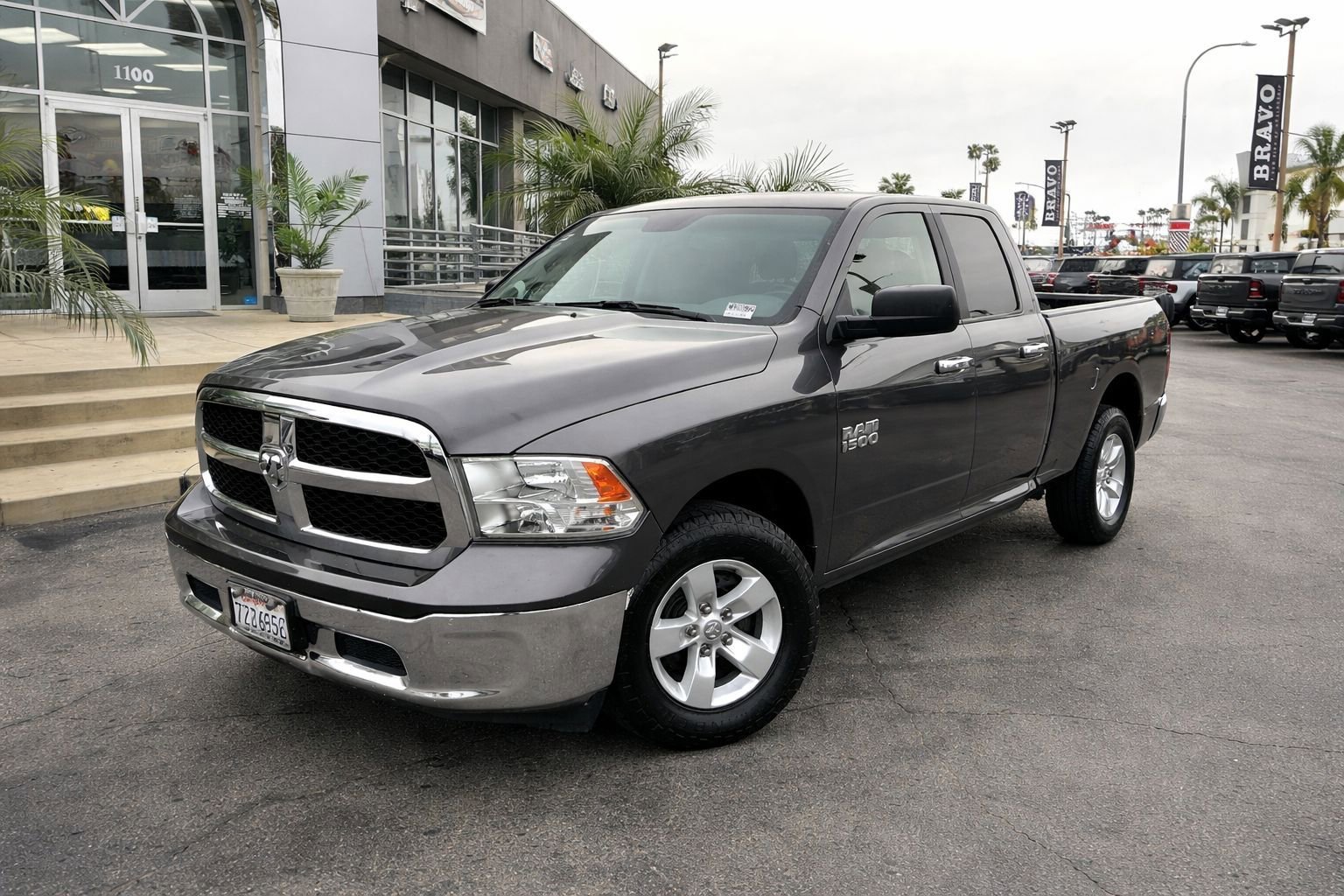 Used 2017 RAM 1500 Classic SLT image 3