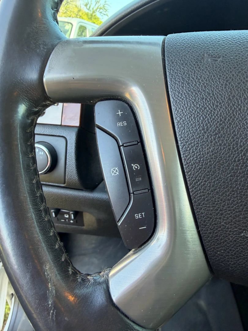 Used 2011 GMC Sierra 2500 SLT w/ SLT Convenience Package AWD/4WD image 25