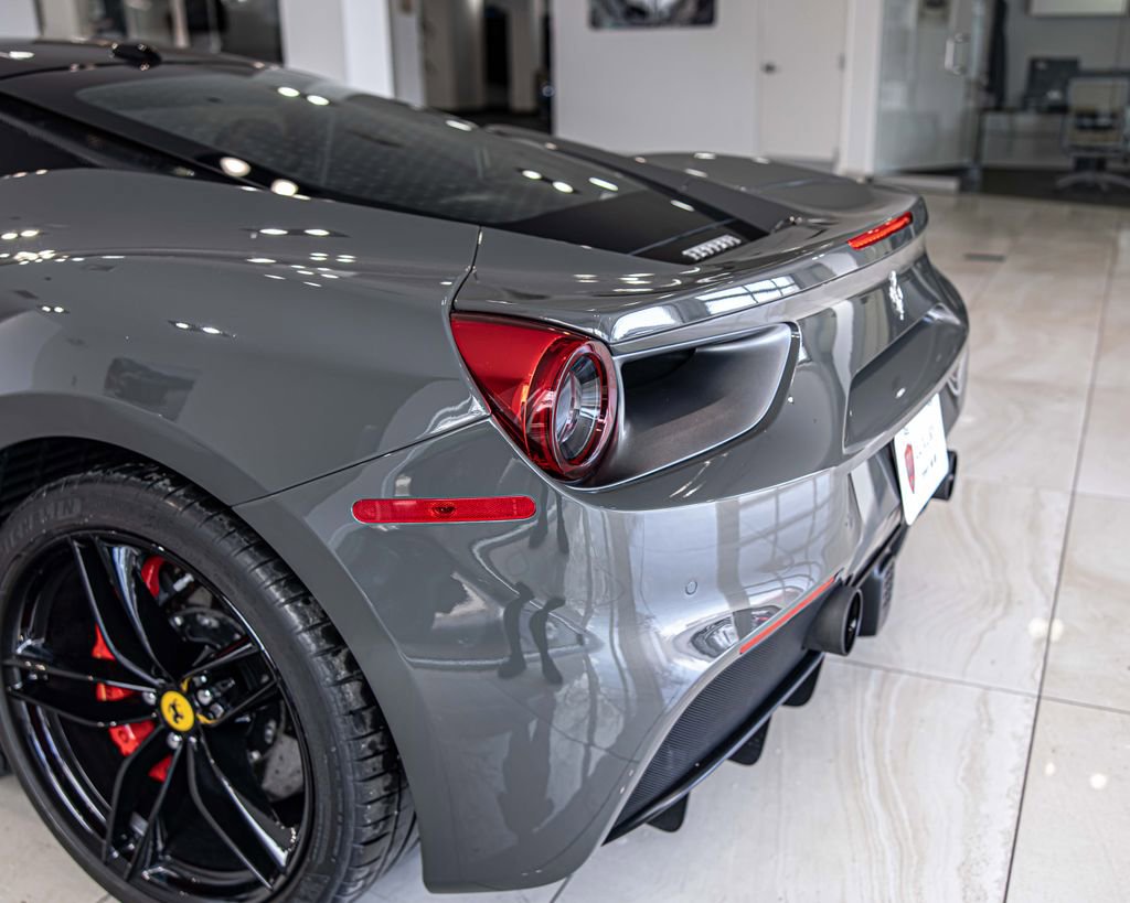 Used 2018 Ferrari 488 GTB RWD image 16