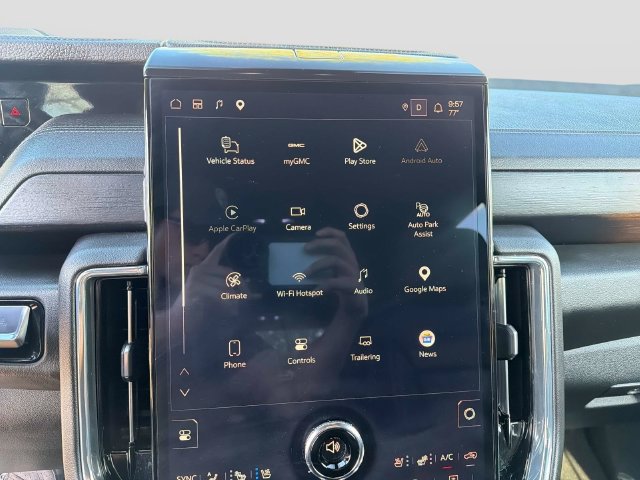 Used 2025 GMC Yukon Denali AWD/4WD image 20