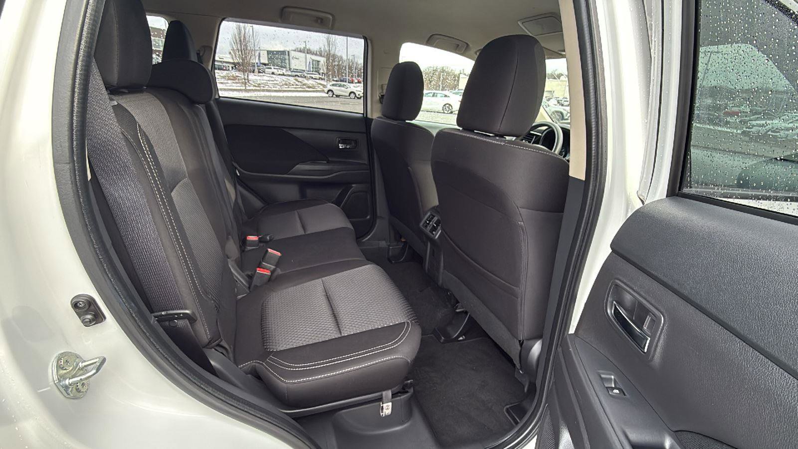 Used 2019 Mitsubishi Outlander ES image 20