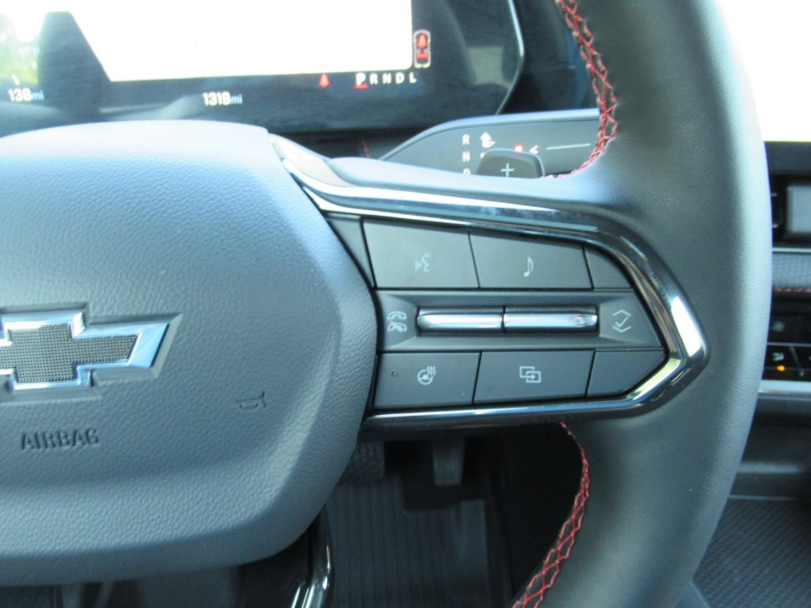 Used 2026 Chevrolet Equinox RS w/ Safety and Technology Package FWD image 25