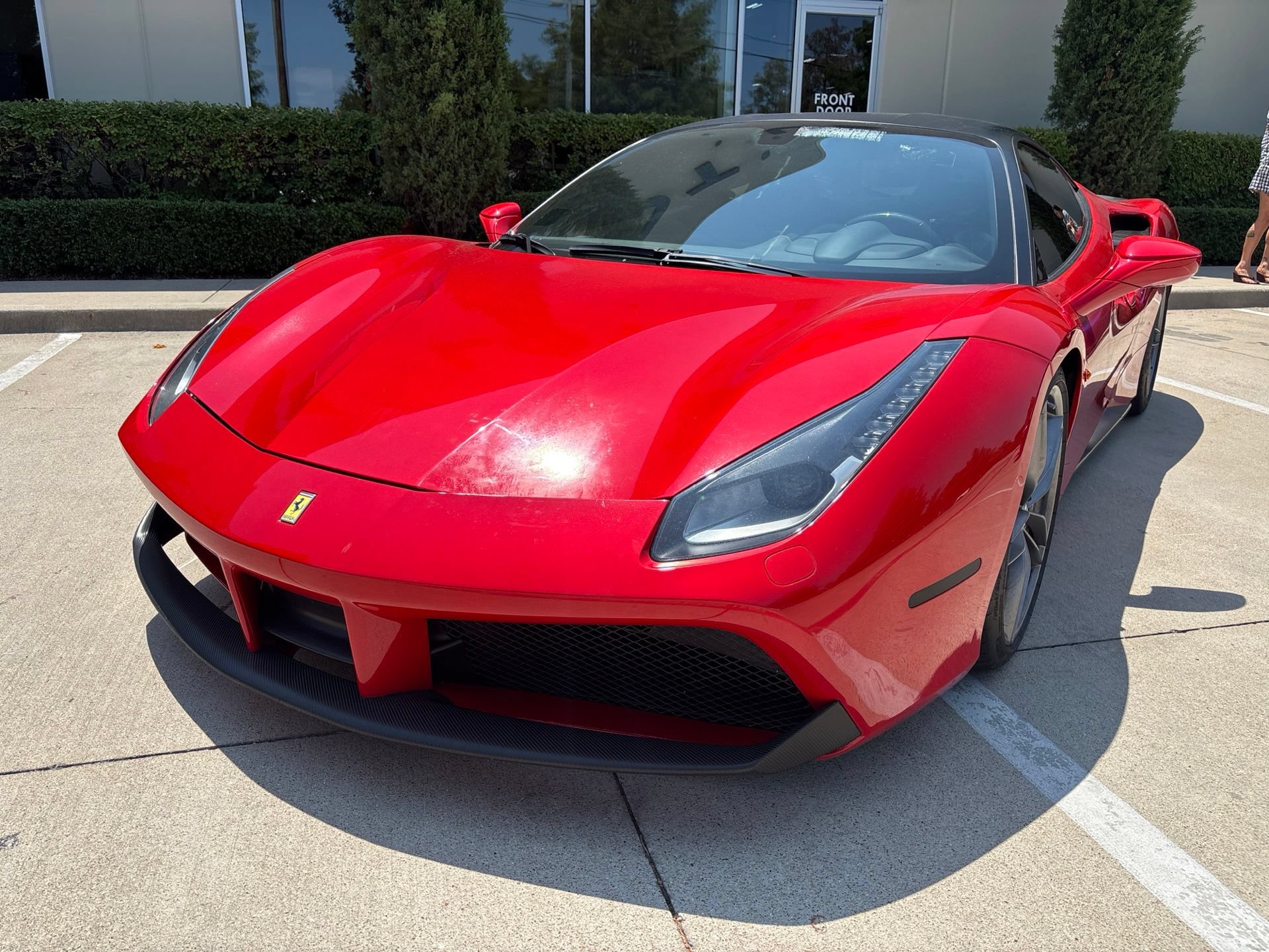Used 2017 Ferrari 488 GTB RWD image 3