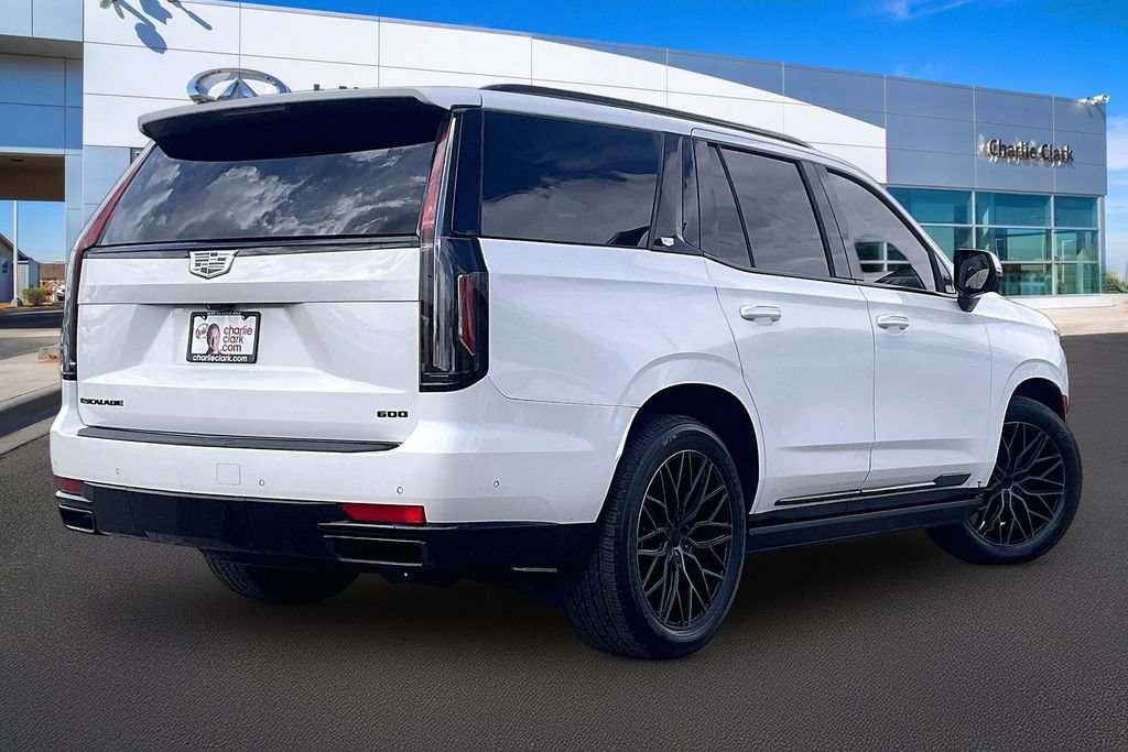 Used 2024 Cadillac Escalade Sport Platinum w/ LPO, ONYX Package AWD/4WD image 2