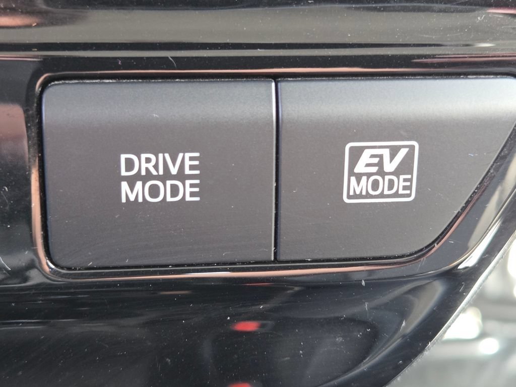 Used 2019 Toyota Prius XLE AWD/4WD image 10