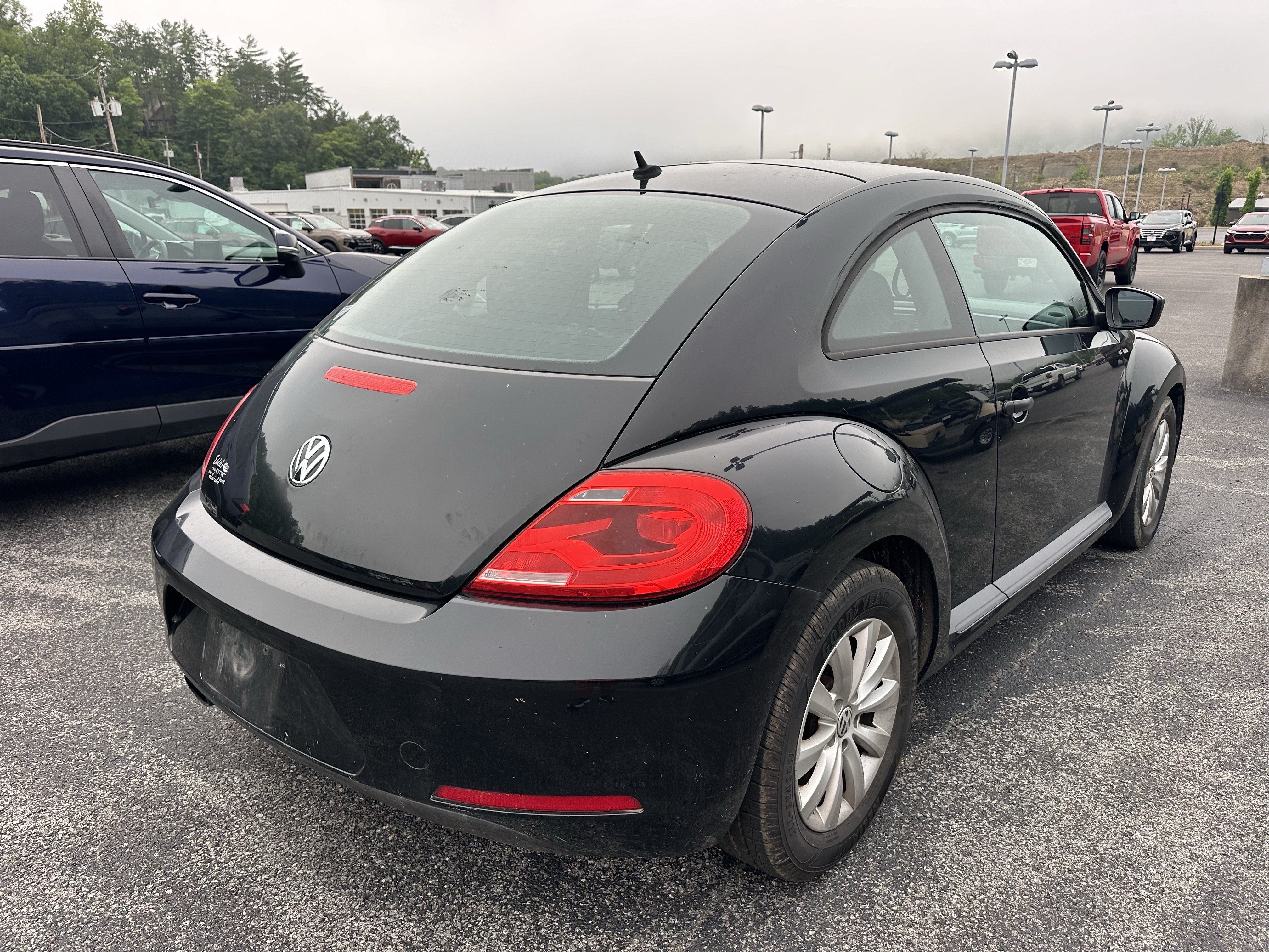 Used 2014 Volkswagen Beetle 1.8T FWD image 2