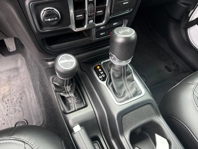 Used 2023 Jeep Wrangler Unlimited Sahara w/ Cold Weather Group AWD/4WD image 28