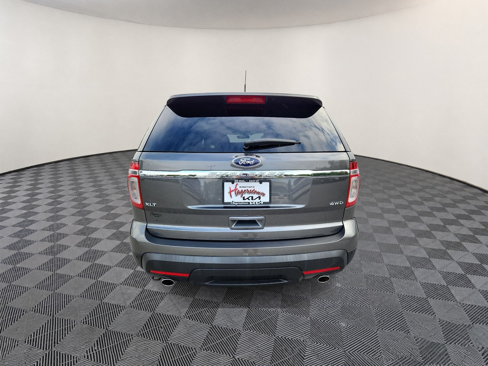 Used 2015 Ford Explorer XLT w/ Equipment Group 202B AWD/4WD image 5