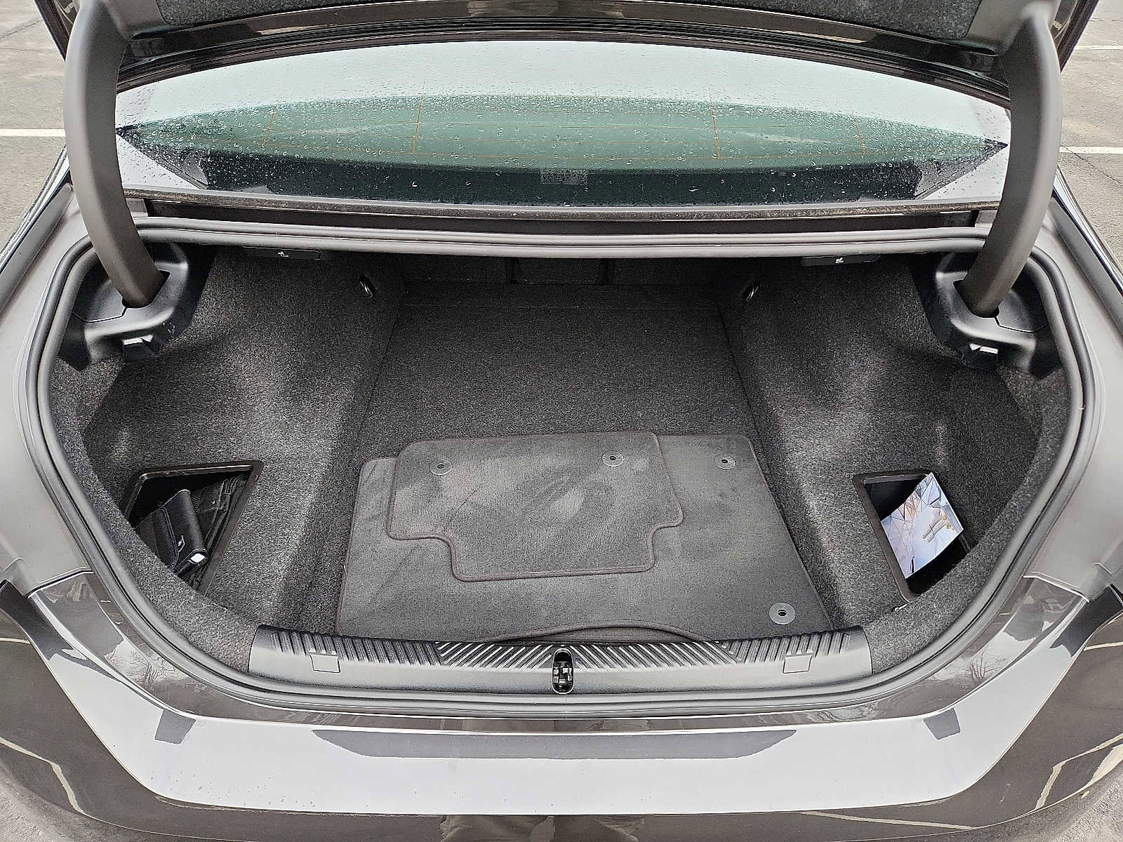 Used 2025 BMW 530i xDrive w/ Premium Package AWD/4WD image 27