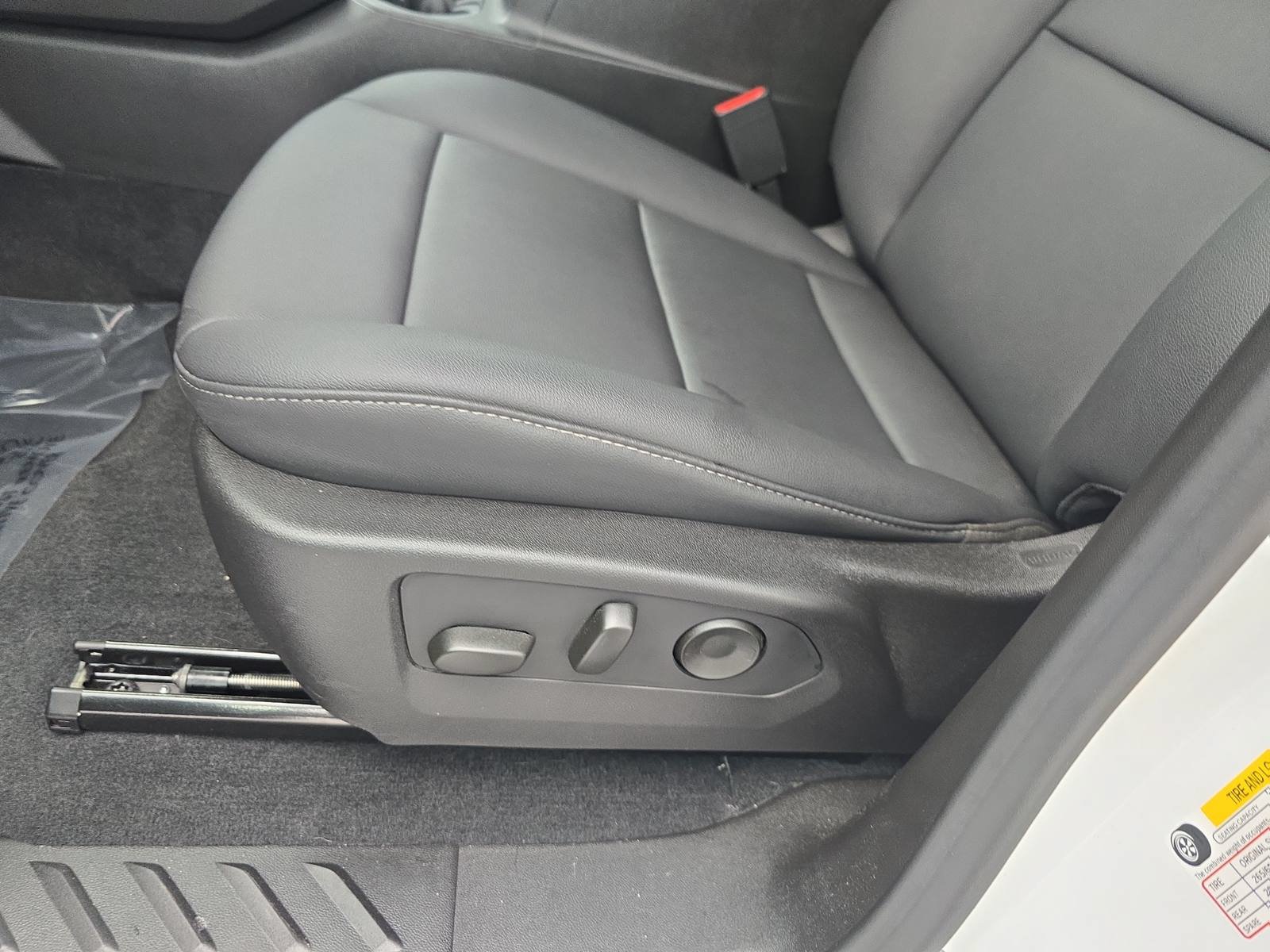 Used 2025 GMC Canyon Elevation w/ Convenience Package AWD/4WD image 29