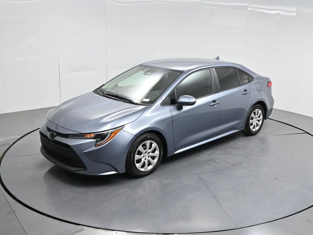 Used 2025 Toyota Corolla LE image 46