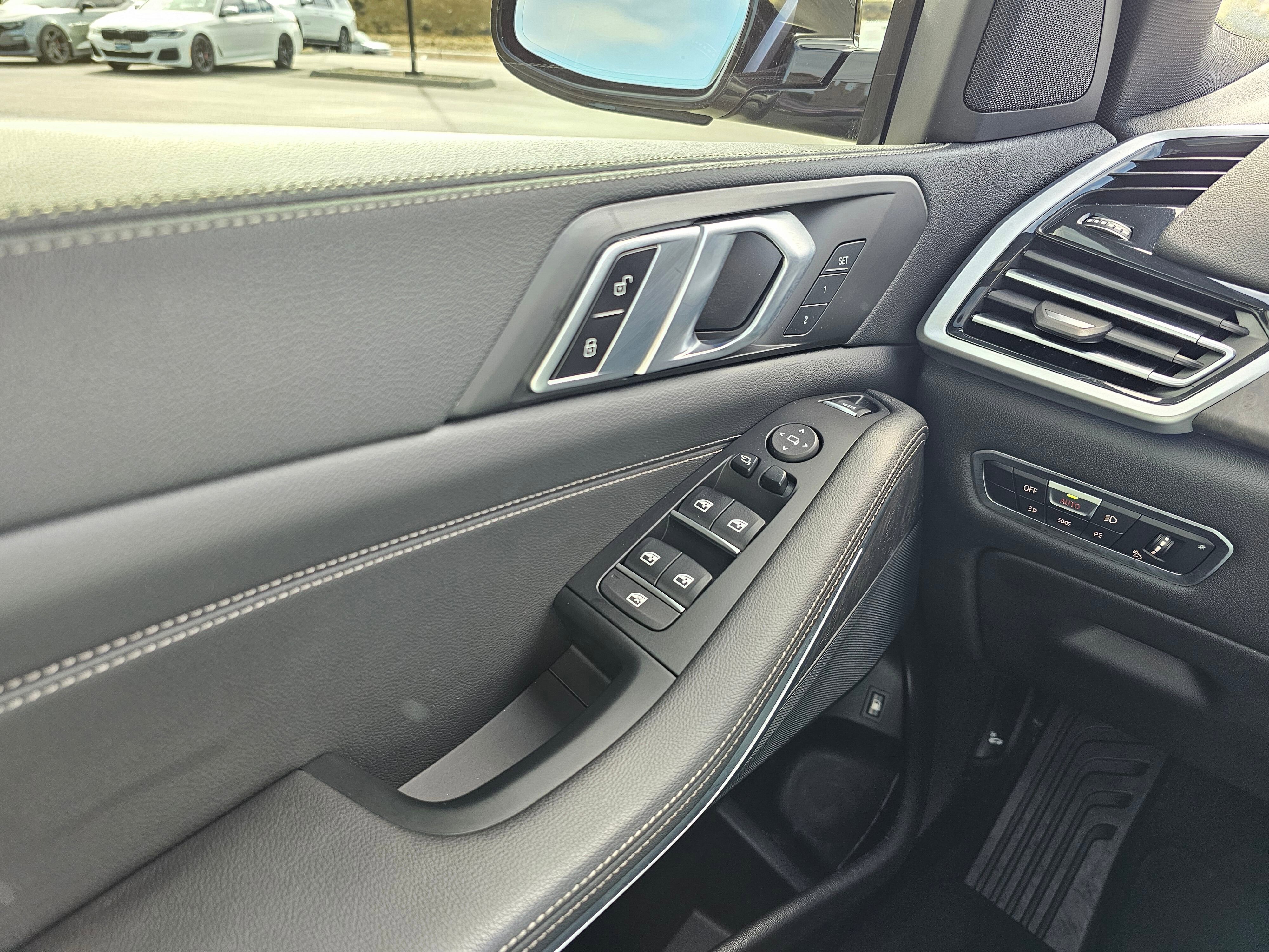 Used 2022 BMW X5 xDrive45e w/ Premium Package image 29