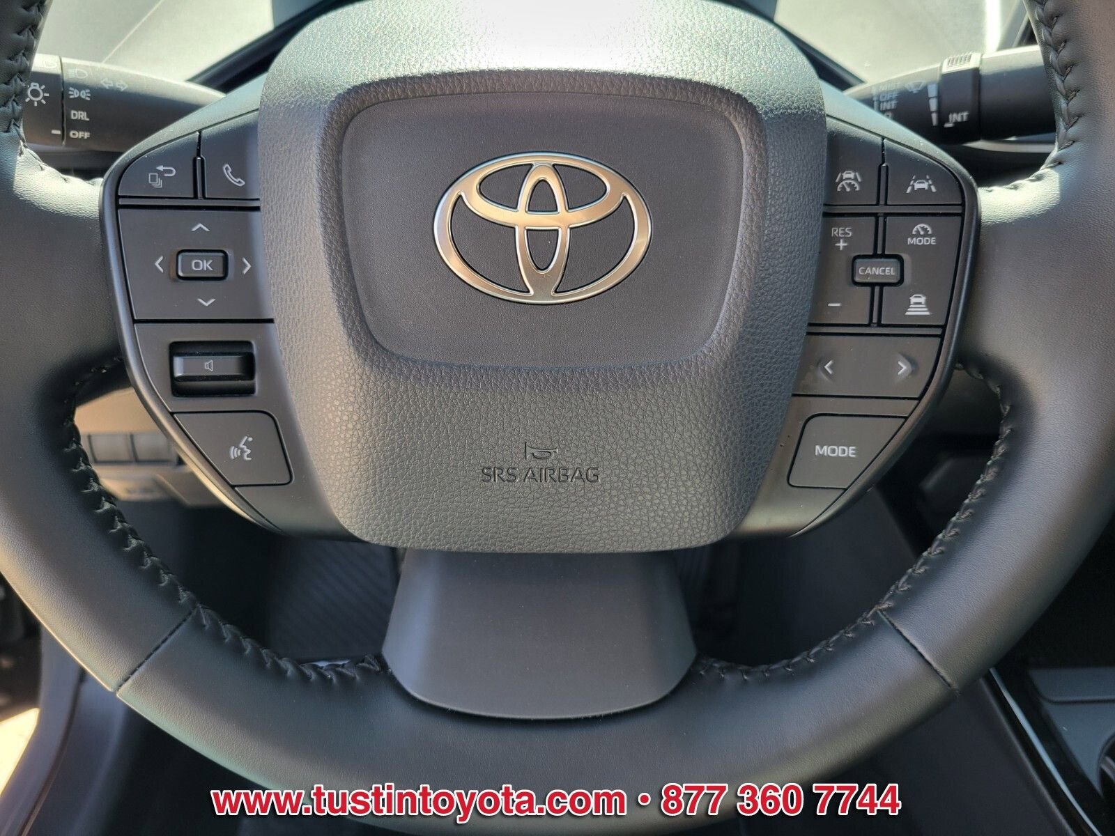 Used 2024 Toyota Prius LE FWD image 18