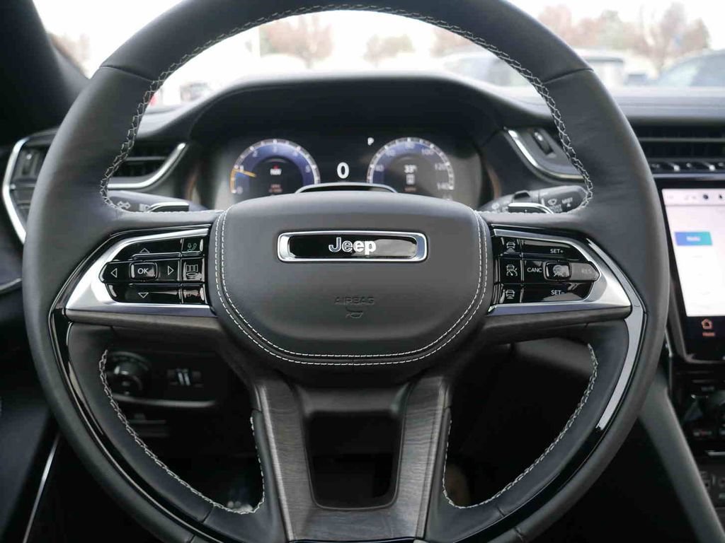 New 2025 Jeep Grand Cherokee L Overland w/ Advanced Protech Group III AWD/4WD image 40