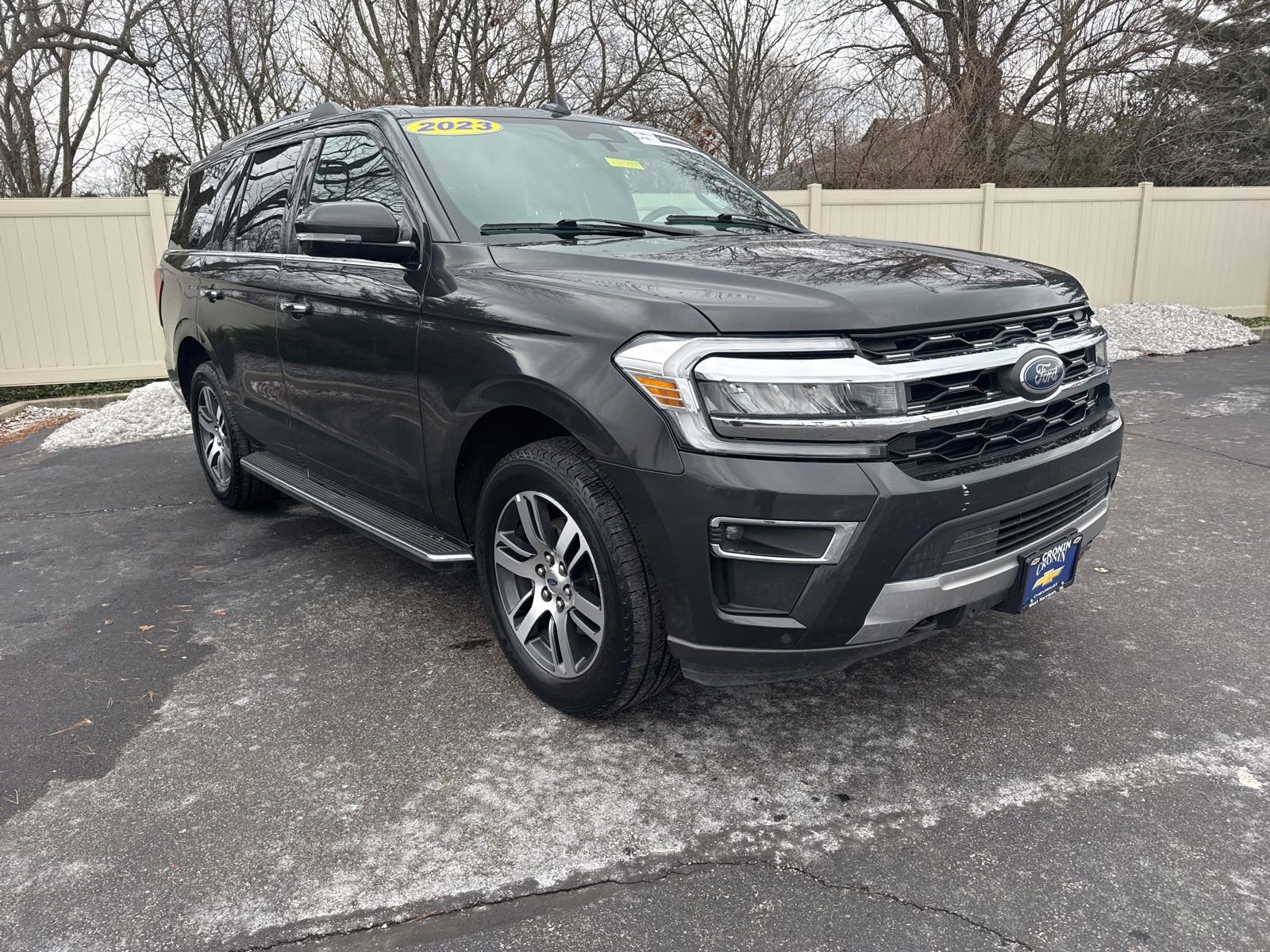 Used 2023 Ford Expedition Limited image 3