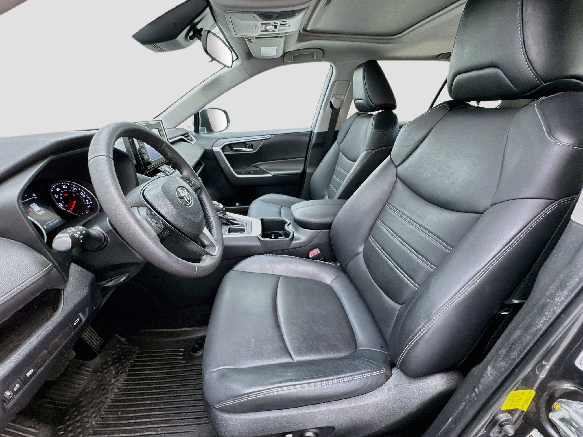 Used 2022 Toyota RAV4 XLE Premium FWD image 13