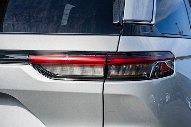 Used 2022 Jeep Grand Cherokee Limited 4xe image 15