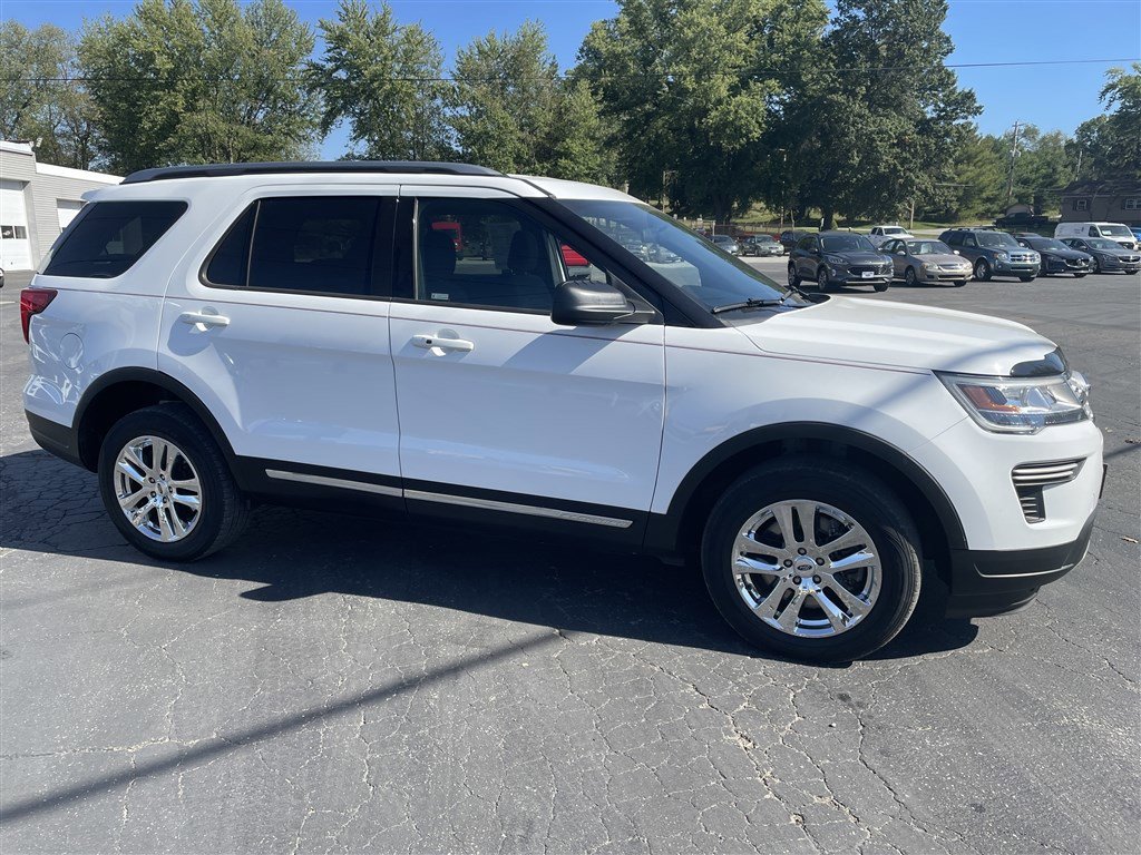 Used 2018 Ford Explorer XLT image 8