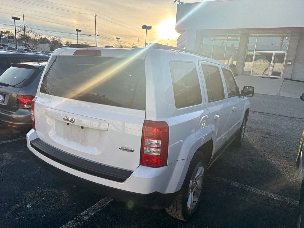 Used 2017 Jeep Patriot Latitude FWD image 5