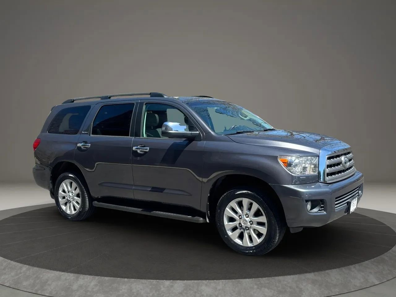 Used 2014 Toyota Sequoia Platinum AWD/4WD image 3