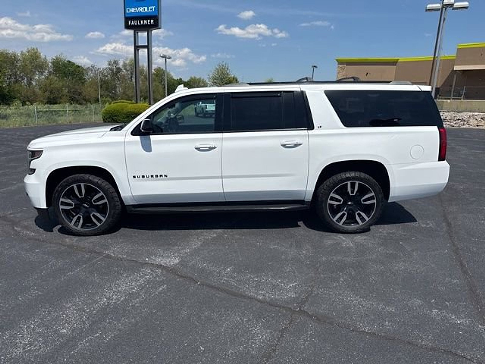 Used 2018 Chevrolet Suburban LT AWD/4WD image 8
