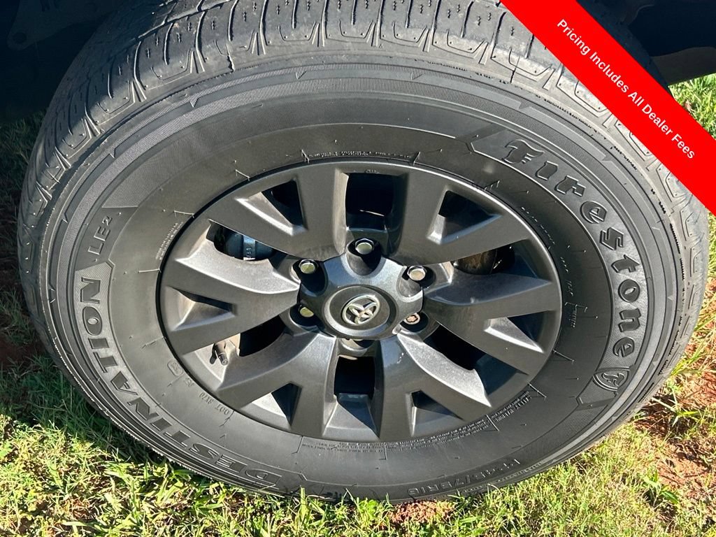 Used 2023 Toyota Tacoma SR5 RWD image 2